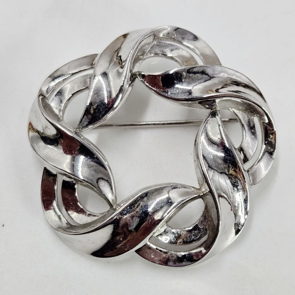 Vintage Crown Trifari 1960's Silver Tone Twisted Ribbon Open Circle Brooch Pin